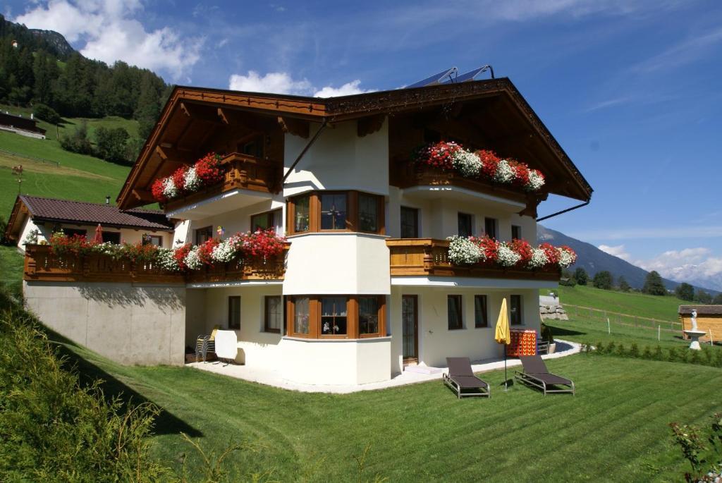 Sonnenschlössl Apartments Neustift im Stubaital Exterior foto